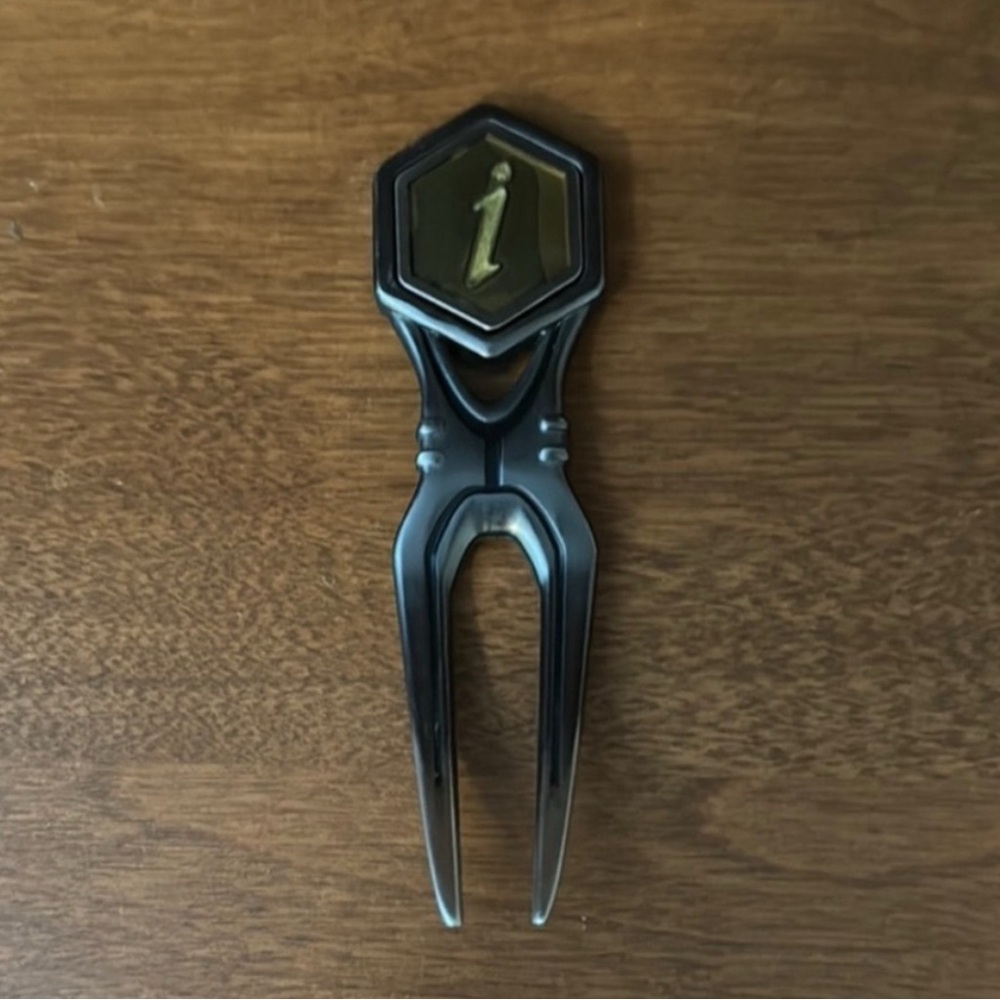 Callaway Divot Fixer & Magnetic Golf Ball Marker